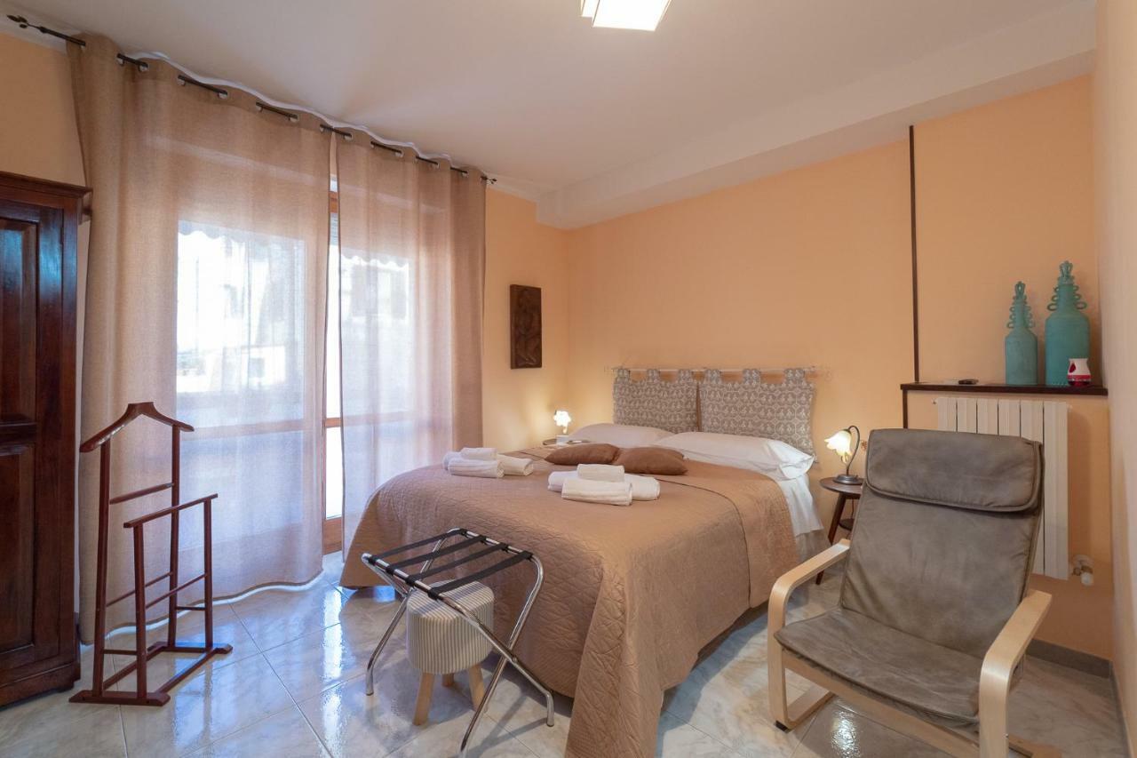 La Rosa - Elegant Rooms Sassari Bagian luar foto