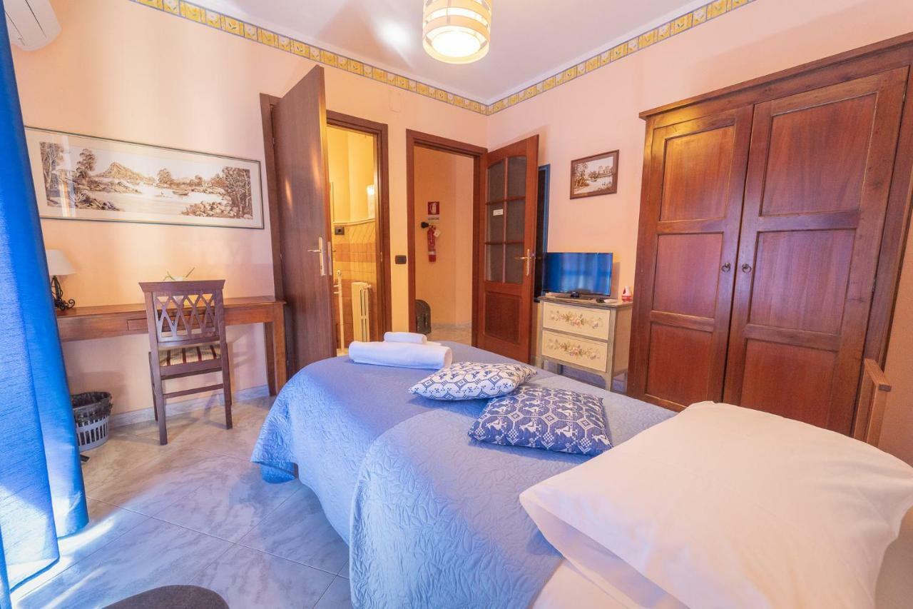 La Rosa - Elegant Rooms Sassari Bagian luar foto